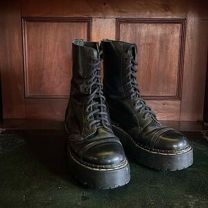 Solovair Gripfast Collection Derby Boot